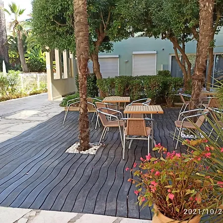 Penthouse - Jacuzzi - Terrace - Parking - 2 Pools Appartement Antibes Buitenkant foto