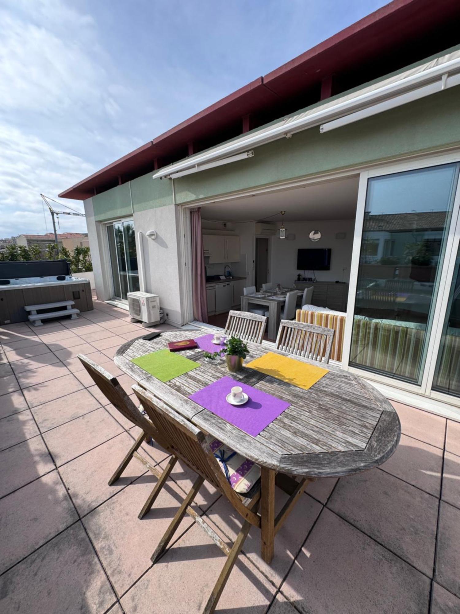 Penthouse - Jacuzzi - Terrace - Parking - 2 Pools Appartement Antibes