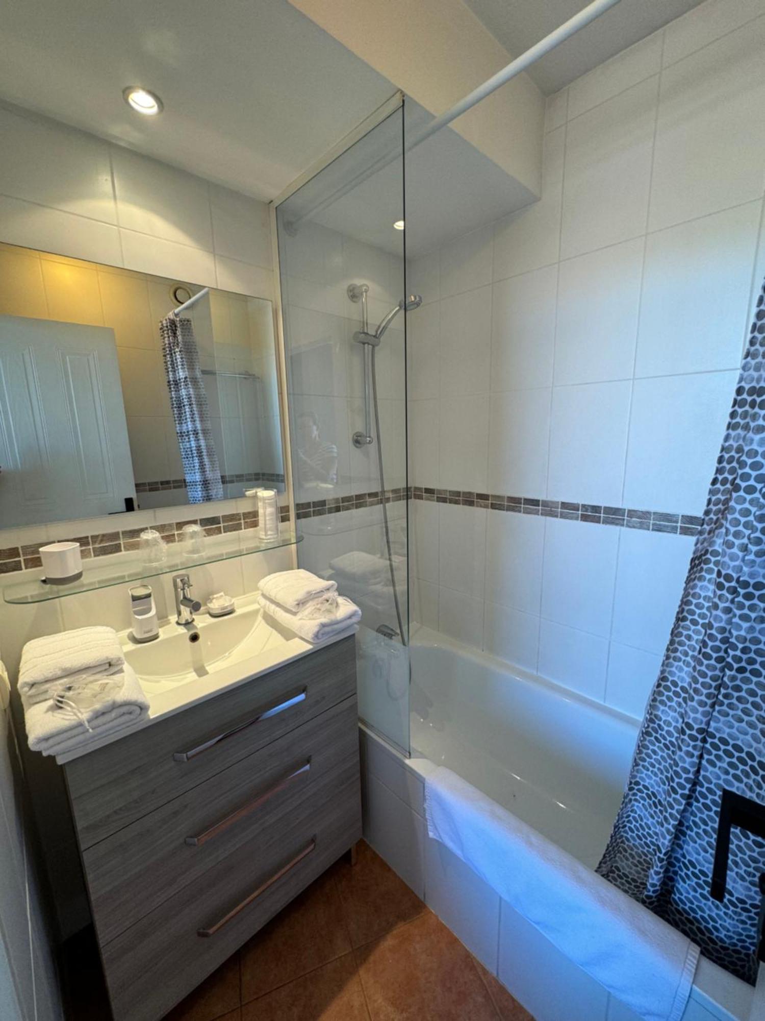 Appartement Penthouse - Jacuzzi - Terrace - Parking - 2 Pools