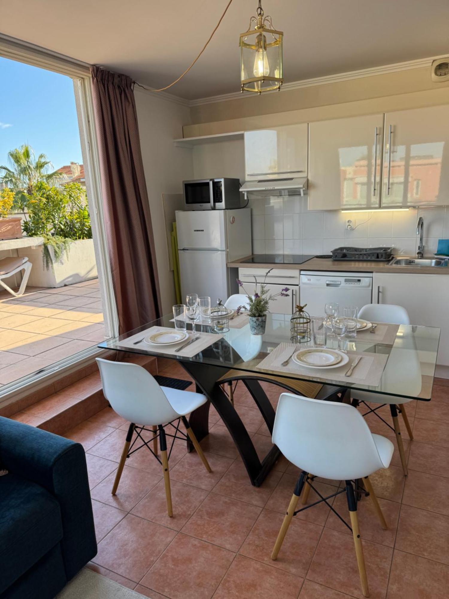 Apartment Penthouse - Jacuzzi - Terrace - Parking - 2 Pools