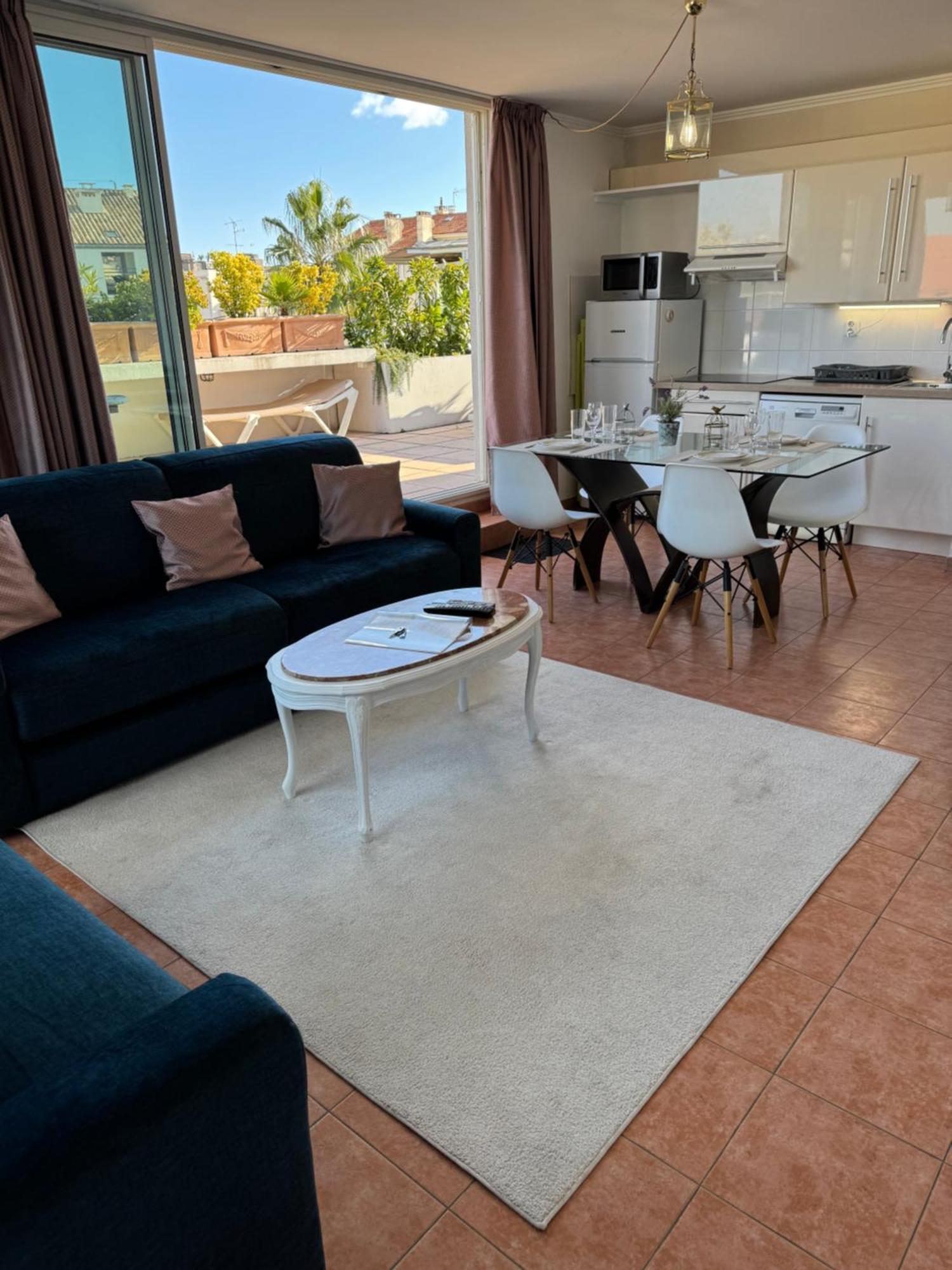 Penthouse - Jacuzzi - Terrace - Parking - 2 Pools Apartment Antibes