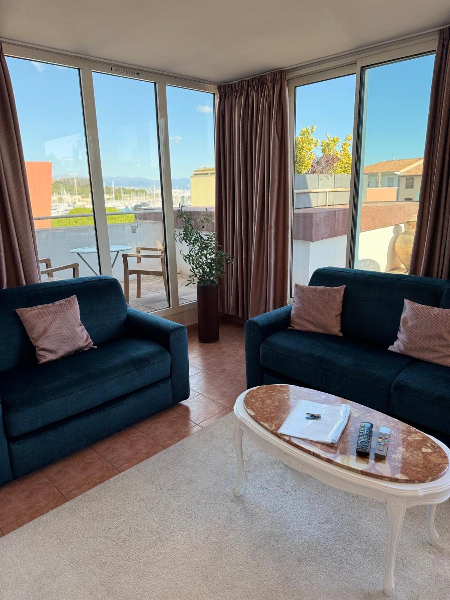 Apartment Penthouse - Jacuzzi - Terrace - Parking - 2 Pools Antibes